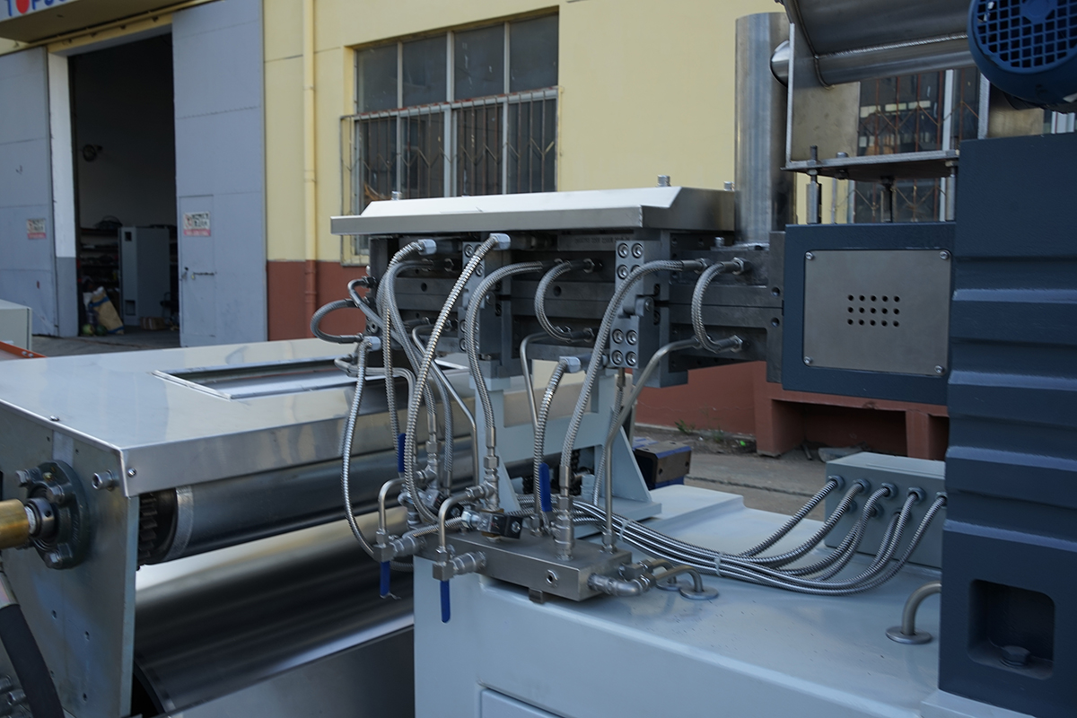 Twin Shaft High Capacity Food Processing Twin Screw Extruder