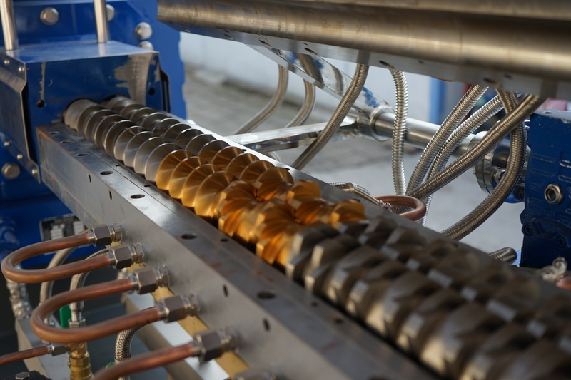 Top Feeder Specific Food Processing Twin Screw Extruder With Alloly