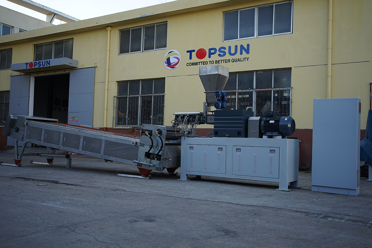 Small Scale Compound Food Processing Twin Screw Extruder For Sanitary Purpose 