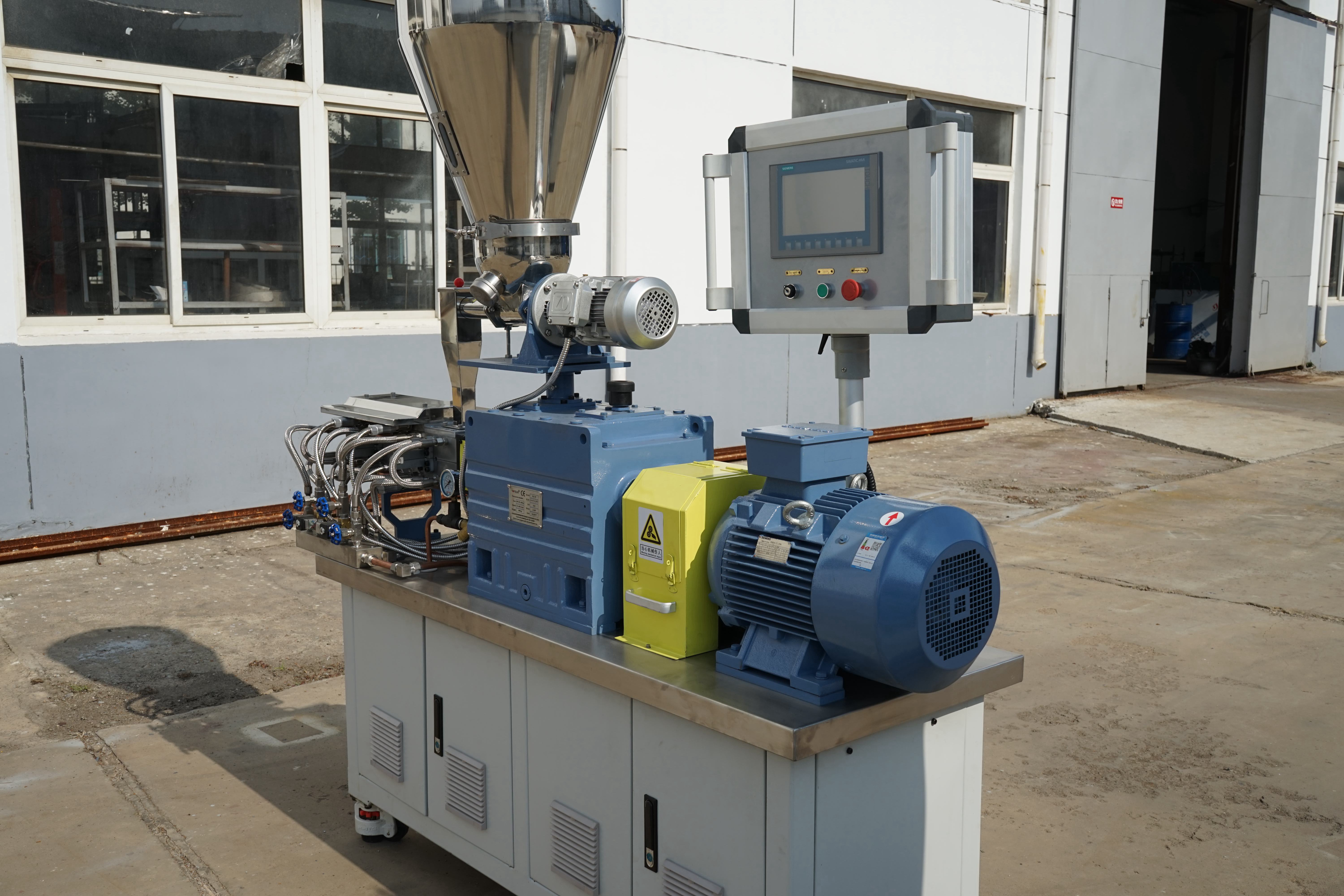 Side Feeder Specific Food Processing Twin Screw Extruder Barrel Opening with Hydraulic Opening 